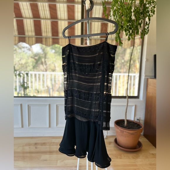 Vintage French Lace Evening Gown with Drop Shoulders - Picture 2 of 6